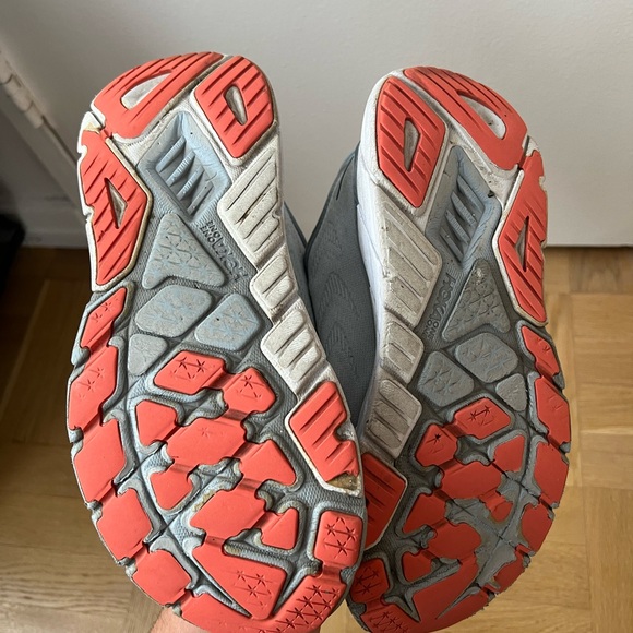 Hoka Women’s Arahi 7 - Picture 3 of 4